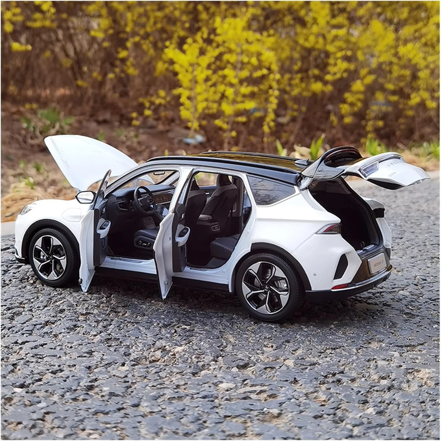 : White) Resin Car Vehicle Model 1 18 Fit for Huawei Daimler ostrich spare Arcfox Polar Fox Alpha T New Energy Alloy Car Model Collection Ornaments Adult Festive Deluxe Gift (Color 