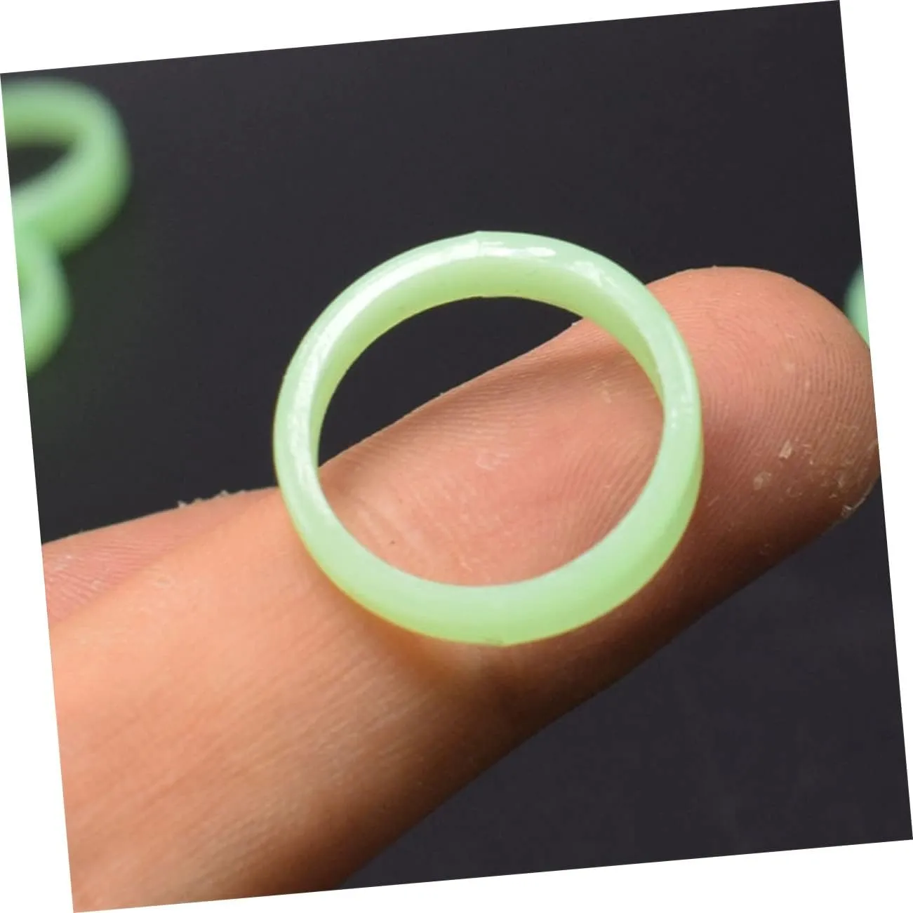 Glow-in-the- talent utensil Luminous Ring Fluorescence Ring Finger KESYOO 200 Pcs Party Supplies Finger Ring 