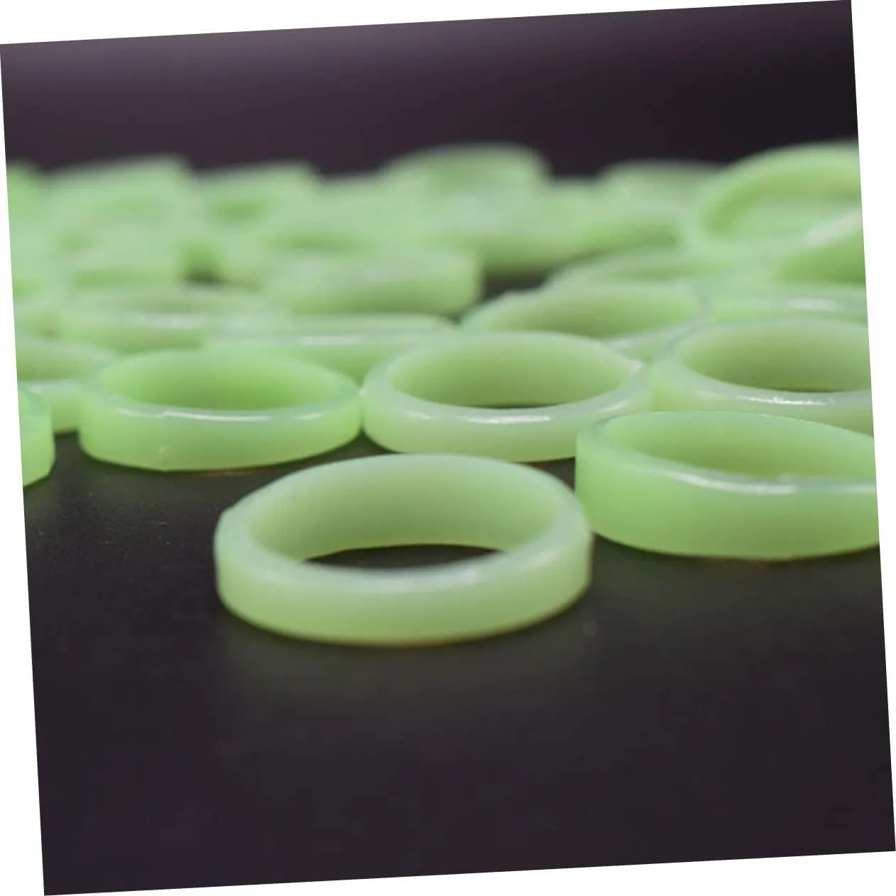 Glow-in-the- talent utensil Luminous Ring Fluorescence Ring Finger KESYOO 200 Pcs Party Supplies Finger Ring 