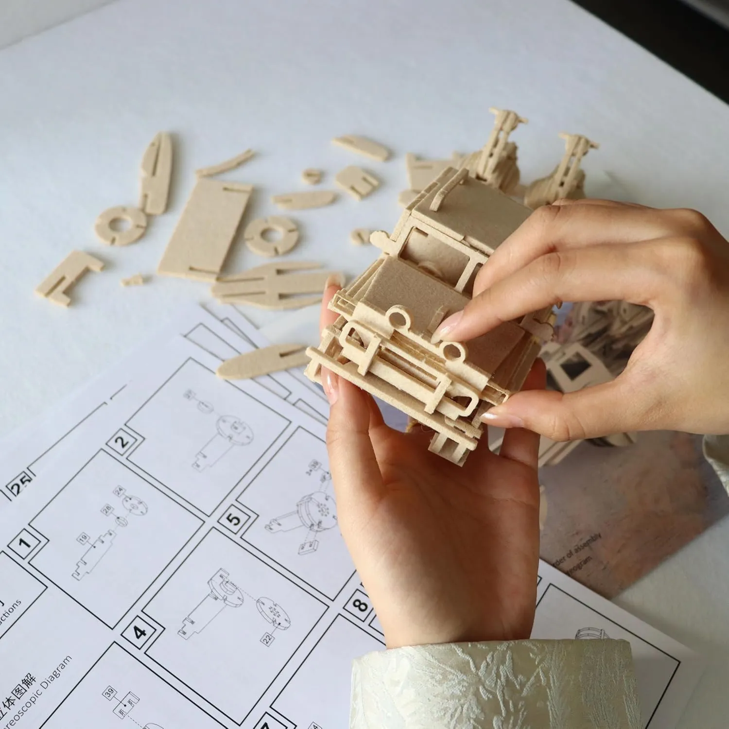 Kit, Handmade Felt Material, neonate facade Perfect for Family Fun & Decoration Felt 3D Puzzle - Creative DIY Assembly 