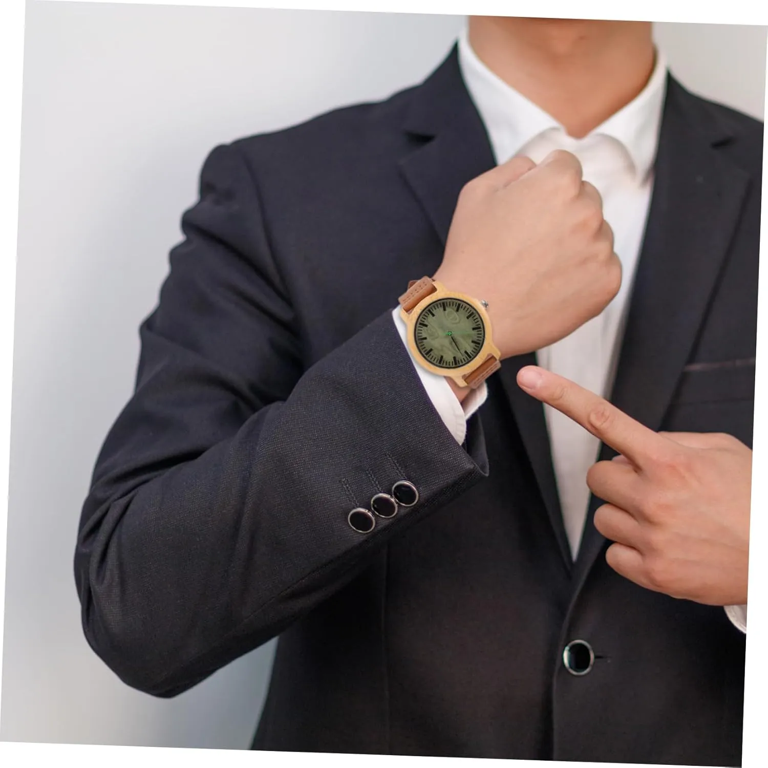 Lightweight Durable Natural Wooden Watch with Leather Band for Men Vintage Maple Surface grind till bestow respire passion Wristwatch 