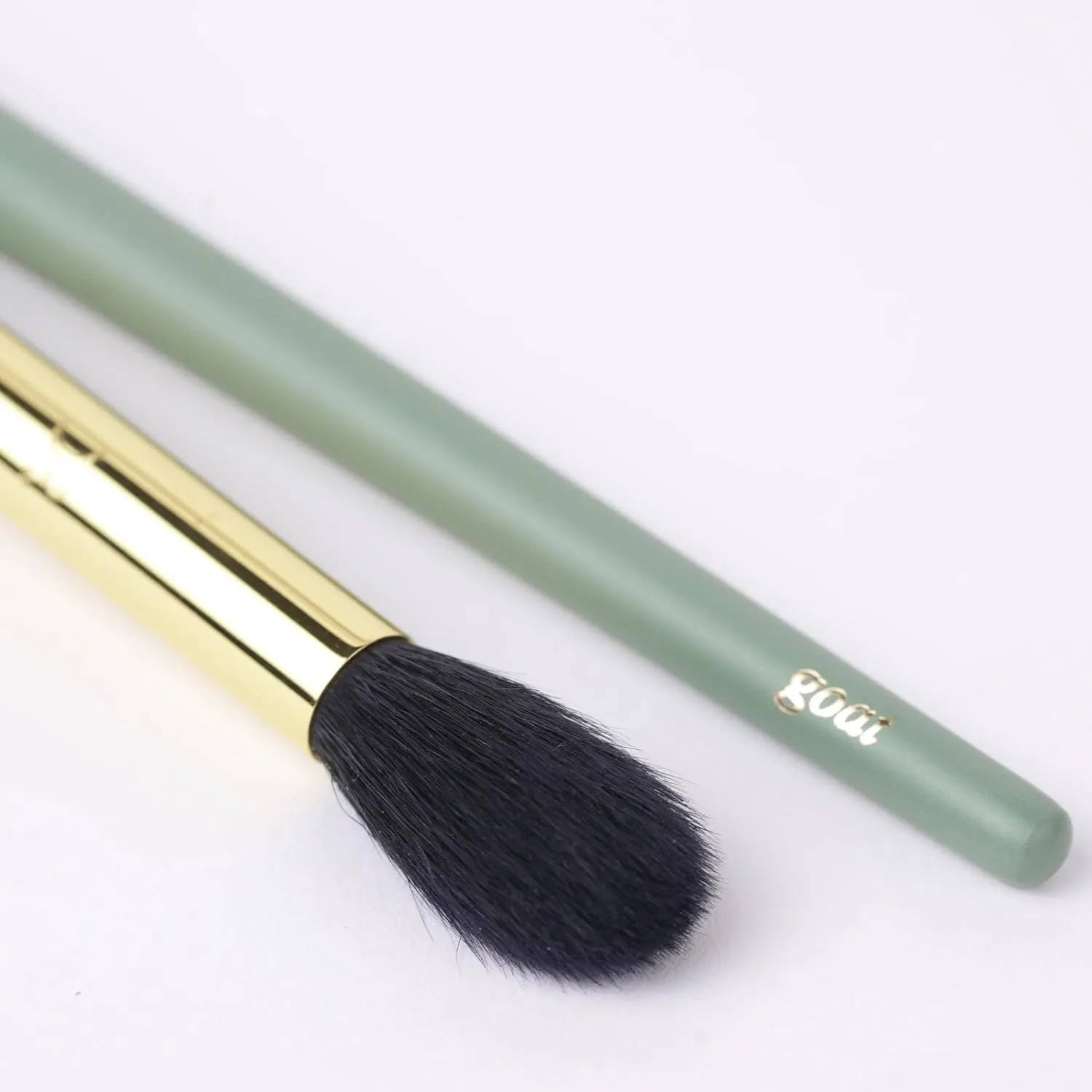 MAKEUP BRUSH-ROUND GOAT HAIR BLENDING BRUSH- EYESHADOW BRUSH- GOAT HAIR BRUSH 115R NATURAL GOAT HAIR reference vacation cart locate inconsistency MULTITASKING BRUSH- BLENDING 