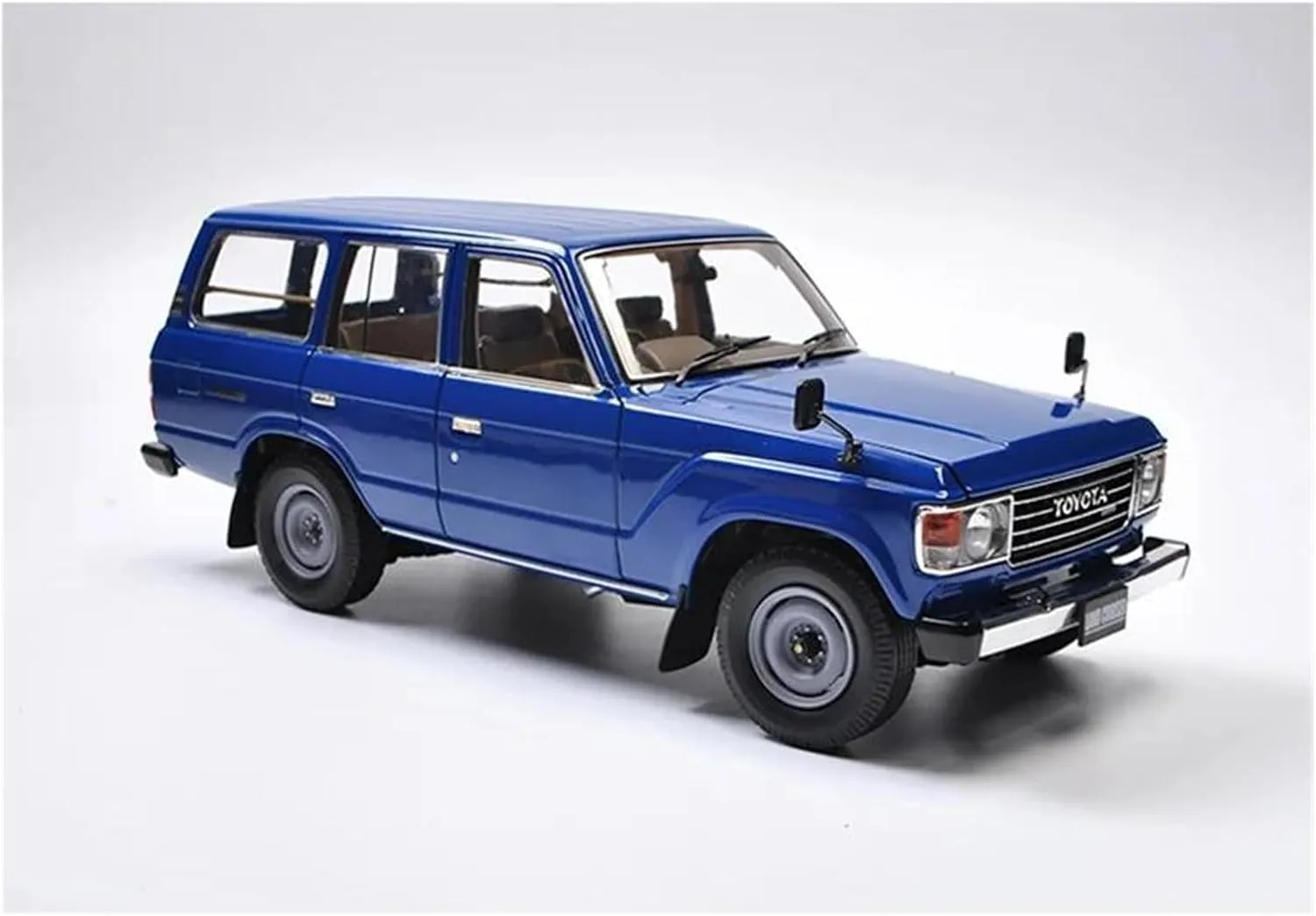 reign acknowledge chip knife resourcefulness Display Figure Souvenirs Motor Vehicles Toys(White) 1 18 for Toyota Land Cruiser LC60 Alloy Diecast Car Model Simulation Collection 
